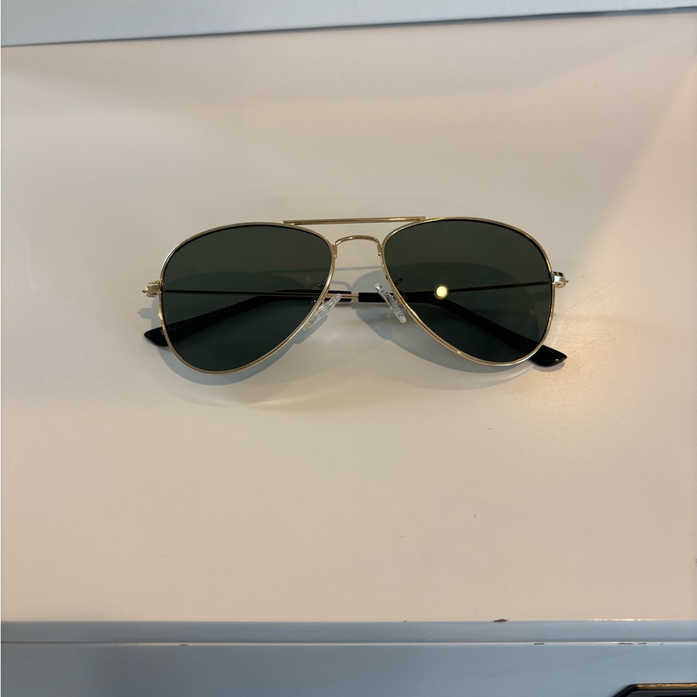 Stylish Gold Aviator Sunglasses